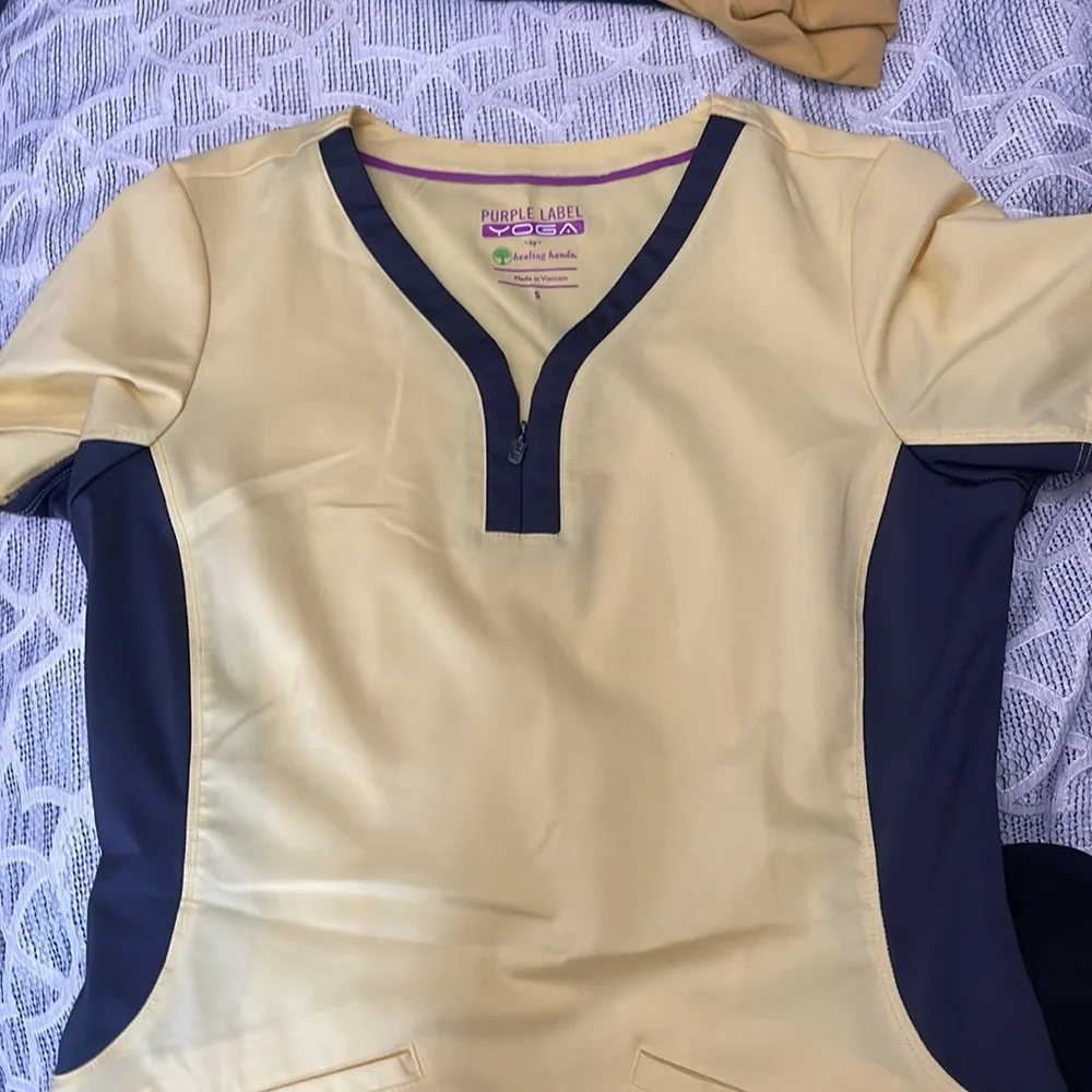 Scrub top - Picture 2 of 2